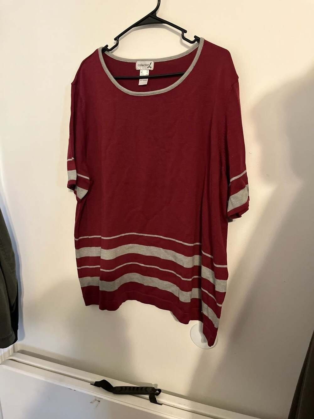 Collection L Plus Size 20 Burgundy and Grey Striped Short Sleeve Crew Neck Light